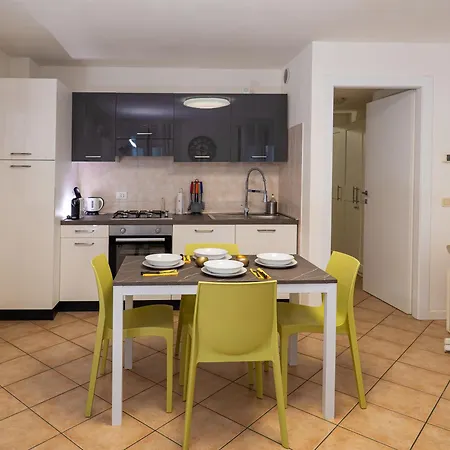 Appartamento Bonbon, Centro Storico Con Parcheggio Gorizia Exterior foto